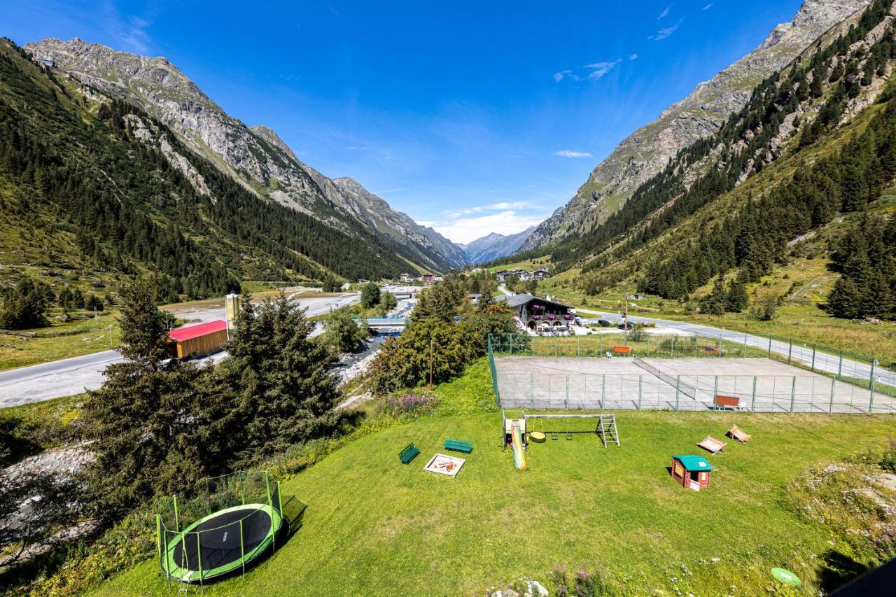 Hotel Gletscherblick Sankt Leonhard im Pitztal Exterior photo