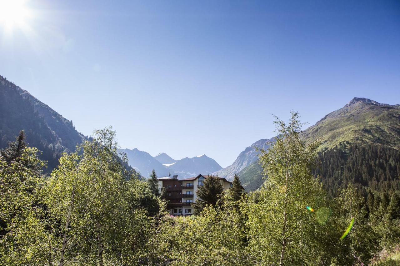 Hotel Gletscherblick Sankt Leonhard im Pitztal Exterior photo